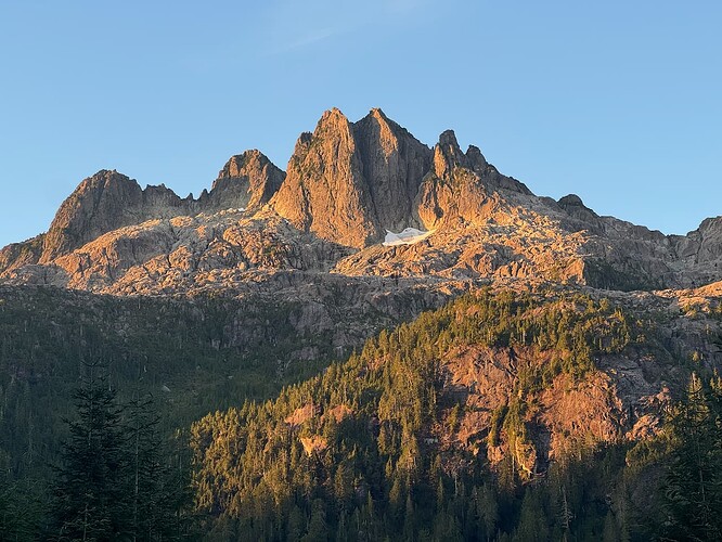 A fine weekend at the hut, iconic Triple Peak shot as required.